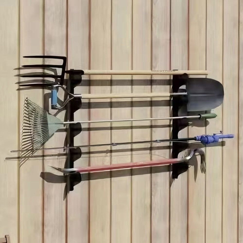 Heavy Equipment Storage Yard - Support mural en métal pour outils